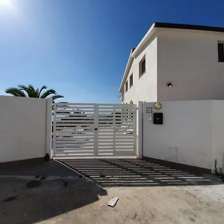 Zina, Terrazza Sul Mediterraneo. Holiday home